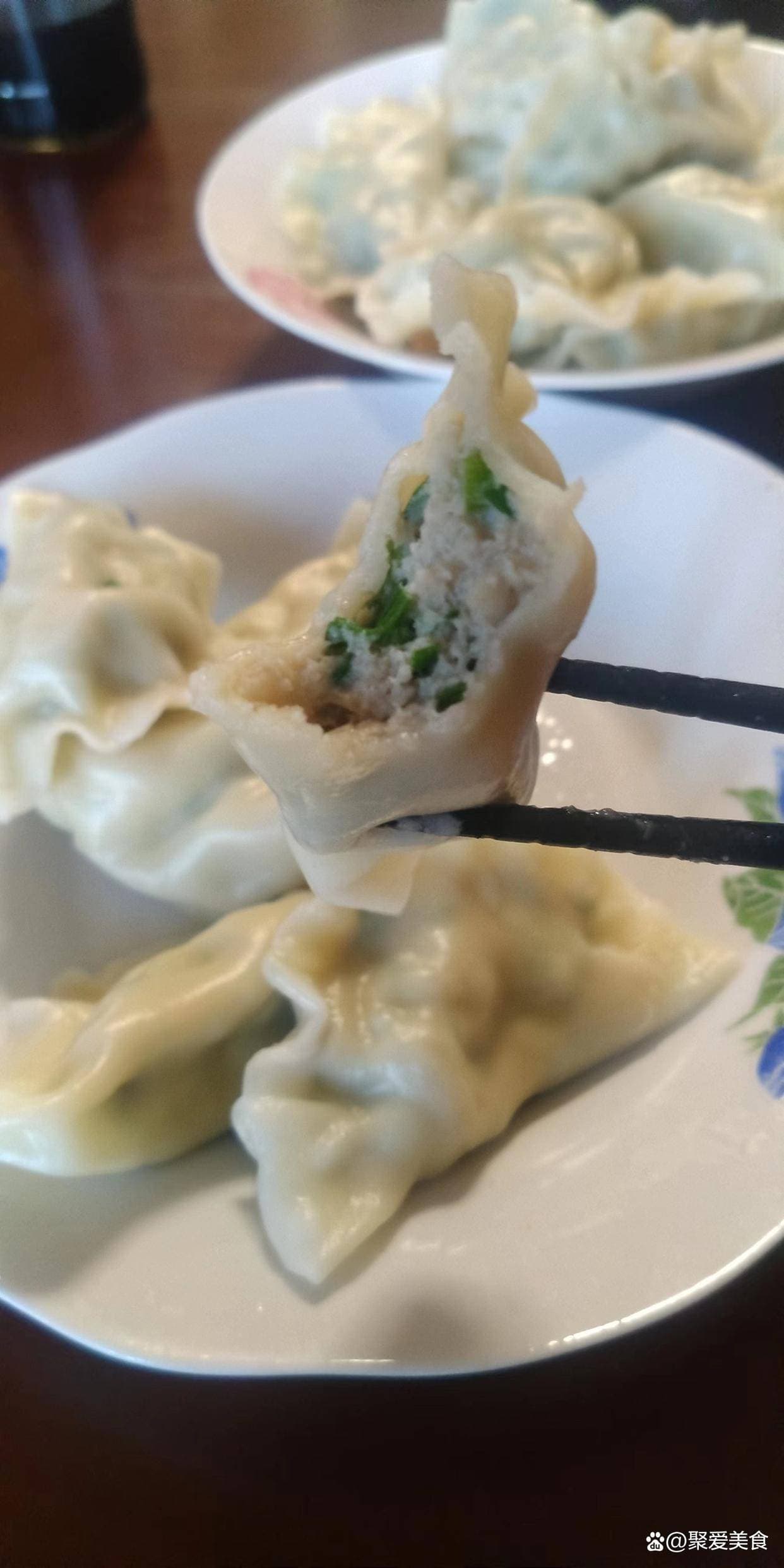 鲅鱼圈美食探秘：海滨小城舌尖上的宝藏，小吃让人回味无穷！