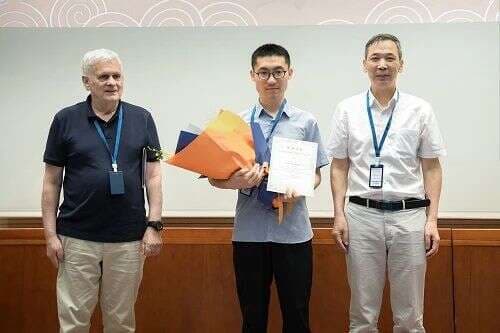 首届“陈景润奖”颁发 表彰数学领域优秀青年科研人员