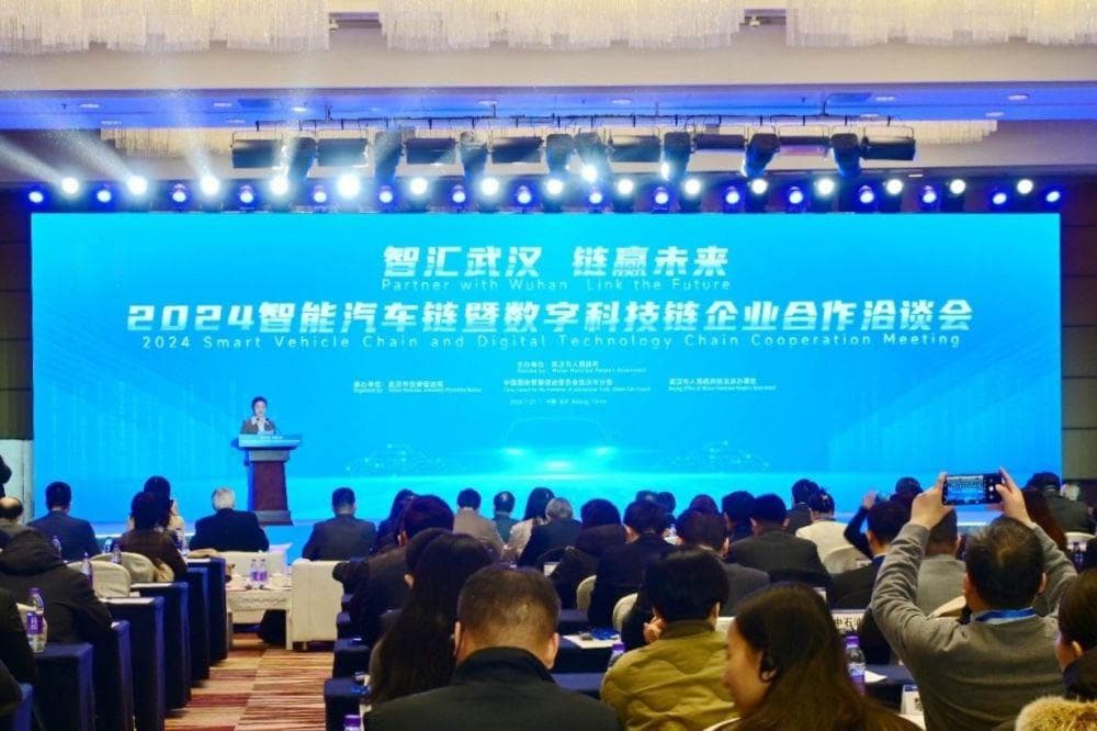 武汉智能汽车跑出“加速度”