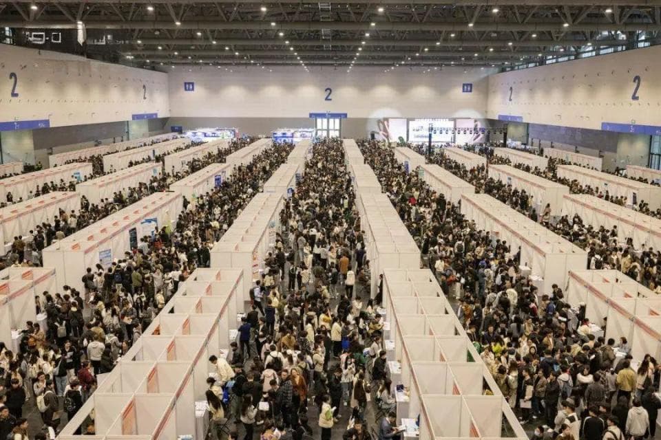 3.5万人齐聚！有企业抛出百万年薪！杭州这场招聘会太热闹
