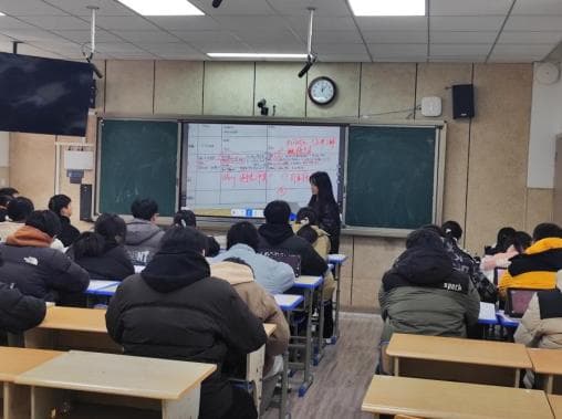 以赛促用、以赛提效，浙江嵊泗开展智慧课堂教学能手评审活动