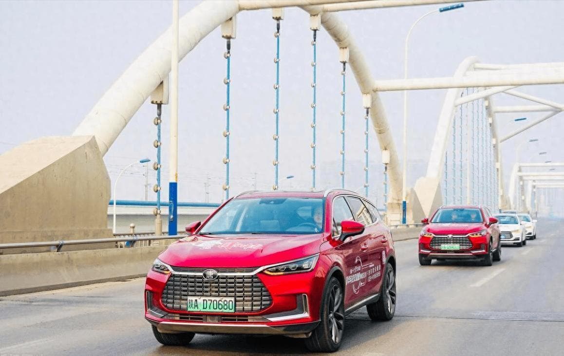 养一辆10万的混动车与养一辆10万的油车，10年后算算账，发现差距很明显