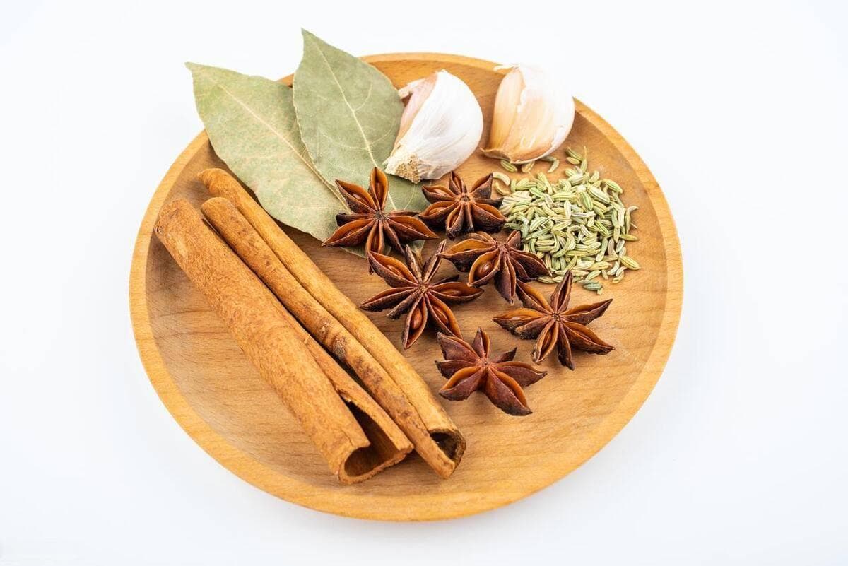 一贴教你正确使用桂皮八角香叶，秒变厨房高手，但有些人不能吃