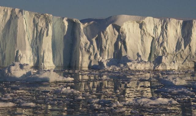 探索格陵兰的水下冰川：科学家预测海平面上升的突破性任务