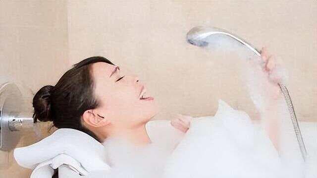 几天洗一次澡更健康？建议：中老年人洗澡，还需注意5点
