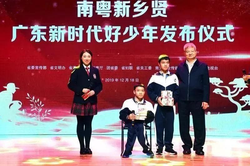 催泪！“每天背哥哥上学…”广东这对好兄弟，考上同一所大学了！