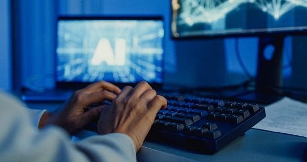 AI来了丨节后上班首日“推广用AI”成单位开会热词  写报告能省一半时间