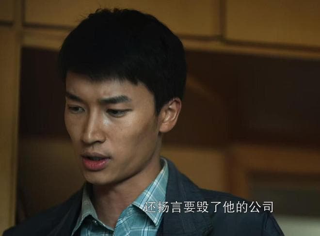 张丰毅新剧《真心英雄》开播，实力派以坚韧精神塑造经典角色