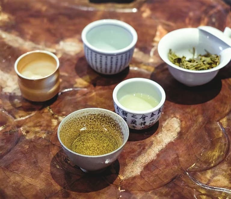 老年人饮水呛咳 需警惕吞咽障碍