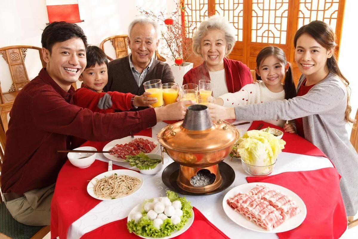 春节酒桌上，别站着当“哑巴”， 记住30句高情商祝酒词，惊艳众人