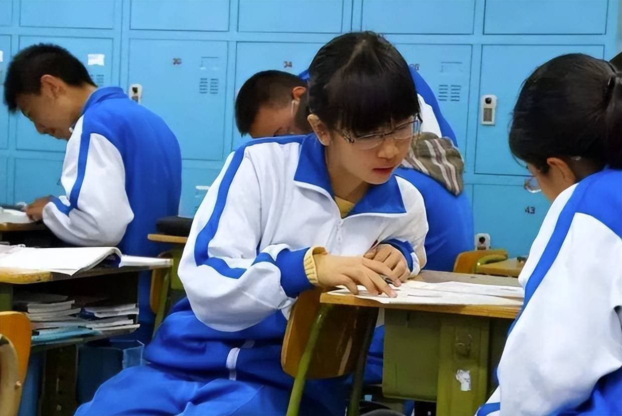 高三学生练就一手好字，作文工整如印刷，却被泼冷水说没有意义？