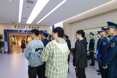 触摸军工记忆 厚植使命担当