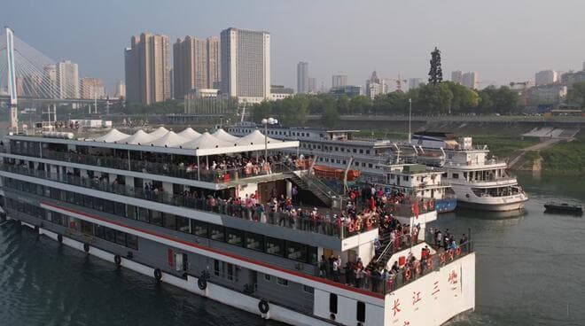 宜昌长江三峡游轮游火爆