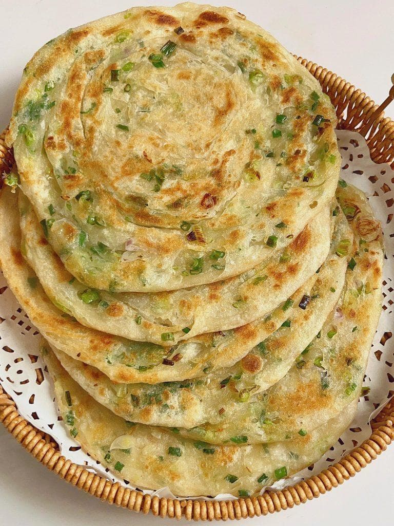5种饼的做法：从传统葱油饼到创意南瓜煎饼