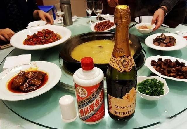 白酒和啤酒，哪个对身体伤害更大？看完这些研究你可能就明白了！