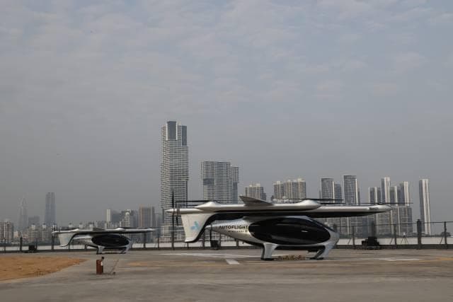 全球首条跨海跨城eVTOL航线试飞成功，深圳珠海20分钟通达