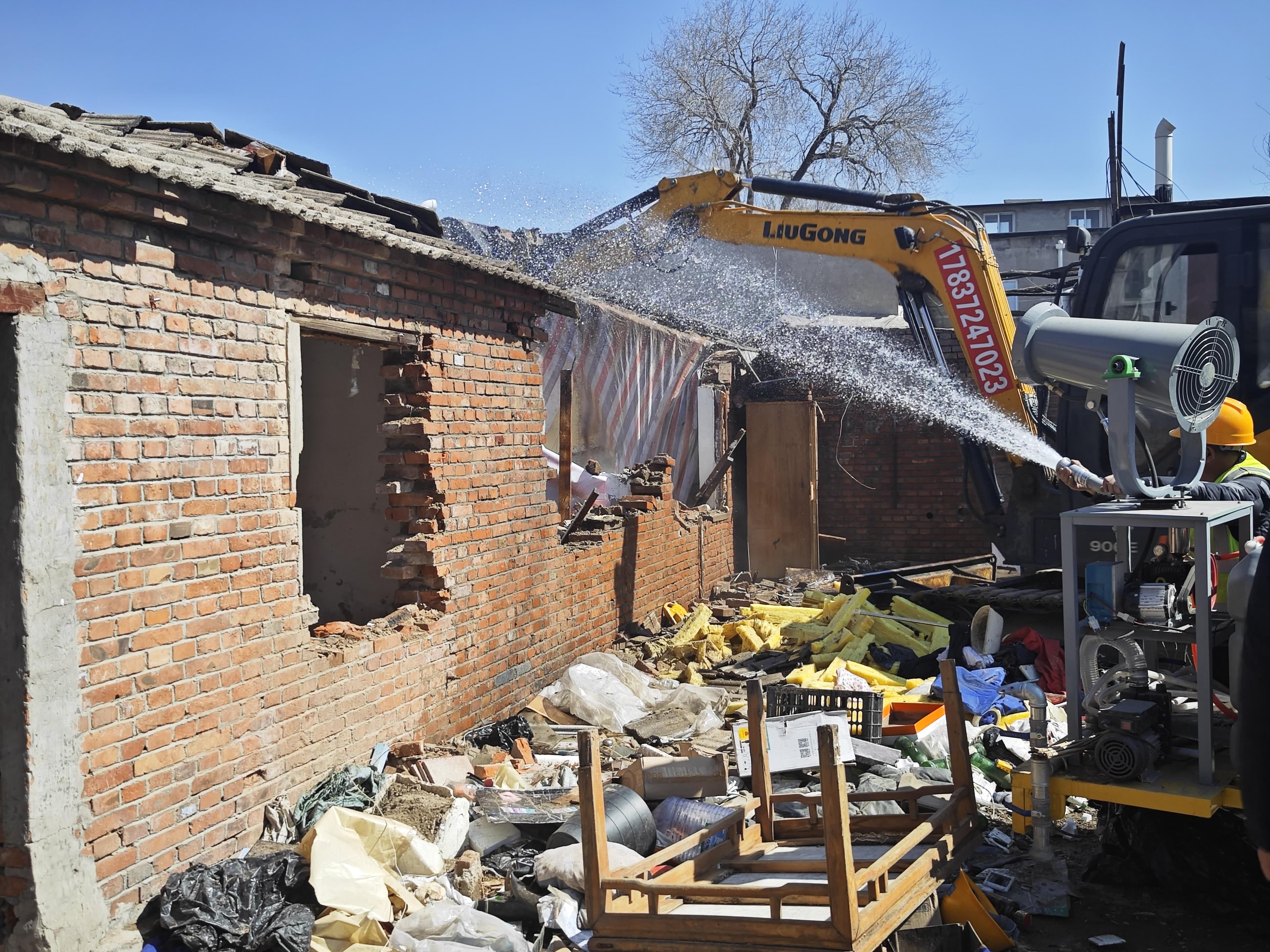 北京香山地区一处自留地违建群被拆除