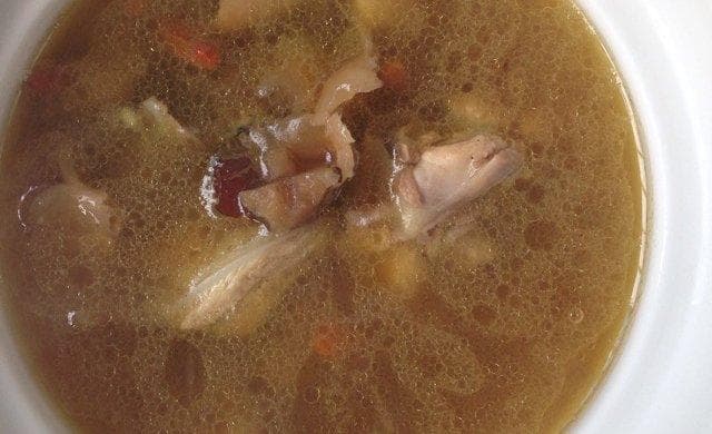 桂圆红枣鸡汤