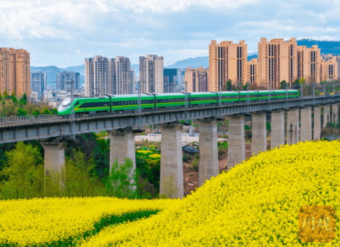 清明假期短途游火爆 成都出发多趟旅游列车上线