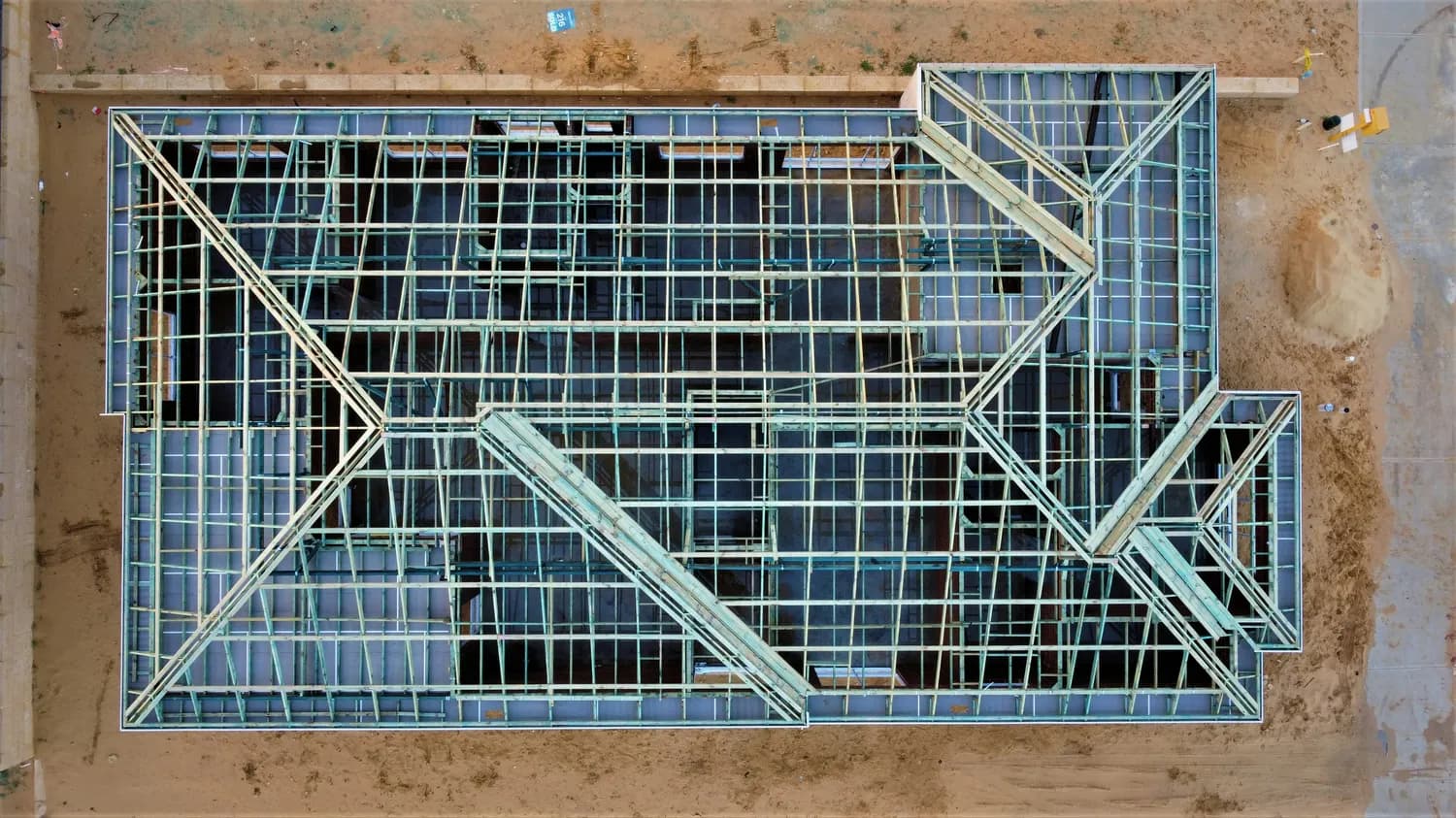 雄忻高铁建设提速！阜平站封顶，2027年将通车