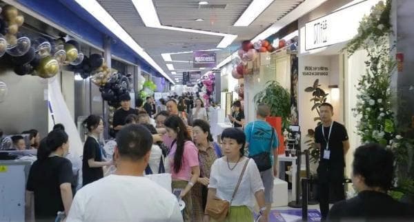 反季羽绒服销售火爆，平湖三天售出160万件创纪录