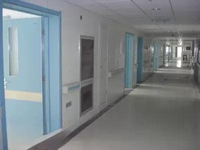 医院病房门选购指南：尺寸、材质、功能与安全性的全面解析