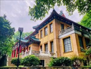 美龄宫：远东第一别墅的历史与文化