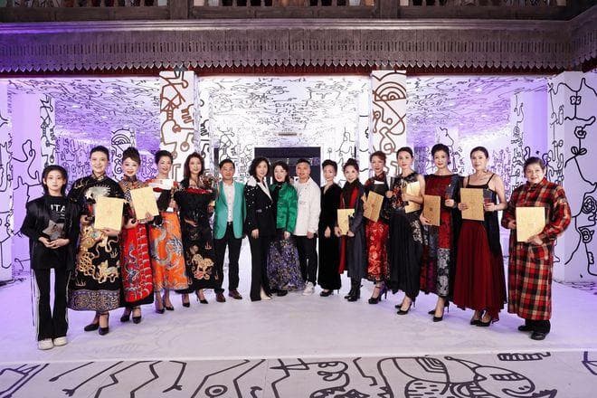 IMTA-时尚“银龄”演绎《最美中国》 中老年模特大赛时尚盛典圆满落幕