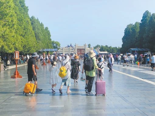 拖着行李逛 存点真难找