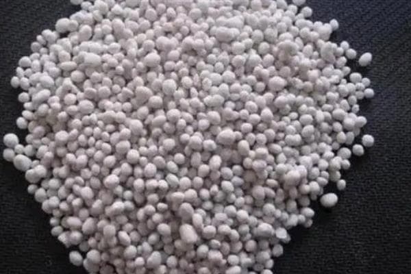 氮肥的作用与应用：从植物生长到水产养殖