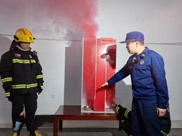 “烟囱效应”是怎么回事？遇到又该如何逃生？实验告诉你答案