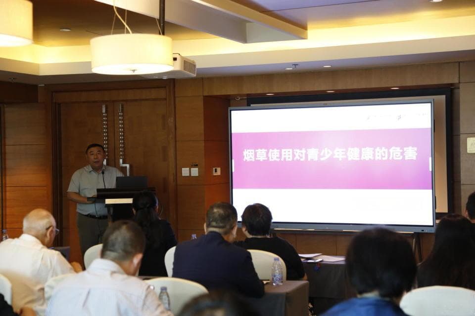 专家：长期暴露在二手烟中的孩子，出现多动症等问题几率是无暴露者的1.5倍