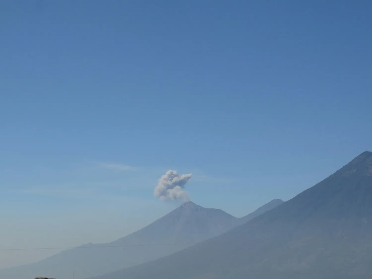 汤加火山喷发：酸雨来袭，渔业遭殃！