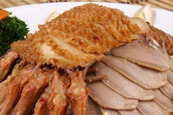 卤菜制作完全指南：原料处理、卤水配方到成品详解