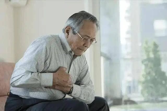 以为是普通感冒，却查出肺炎，两者该如何区分？3个不同要牢记