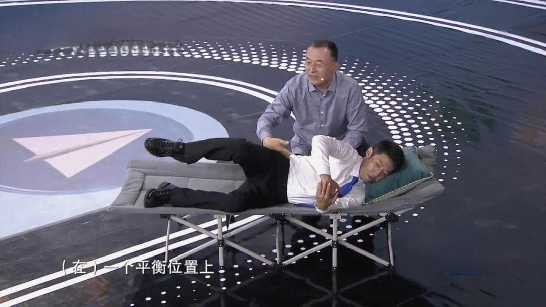 侧卧、仰卧，怎样睡觉更健康？这种睡姿伤害最大→