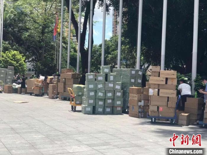 深圳赛格大厦暂停出入：商户紧急搬货，周边商户暂停营业