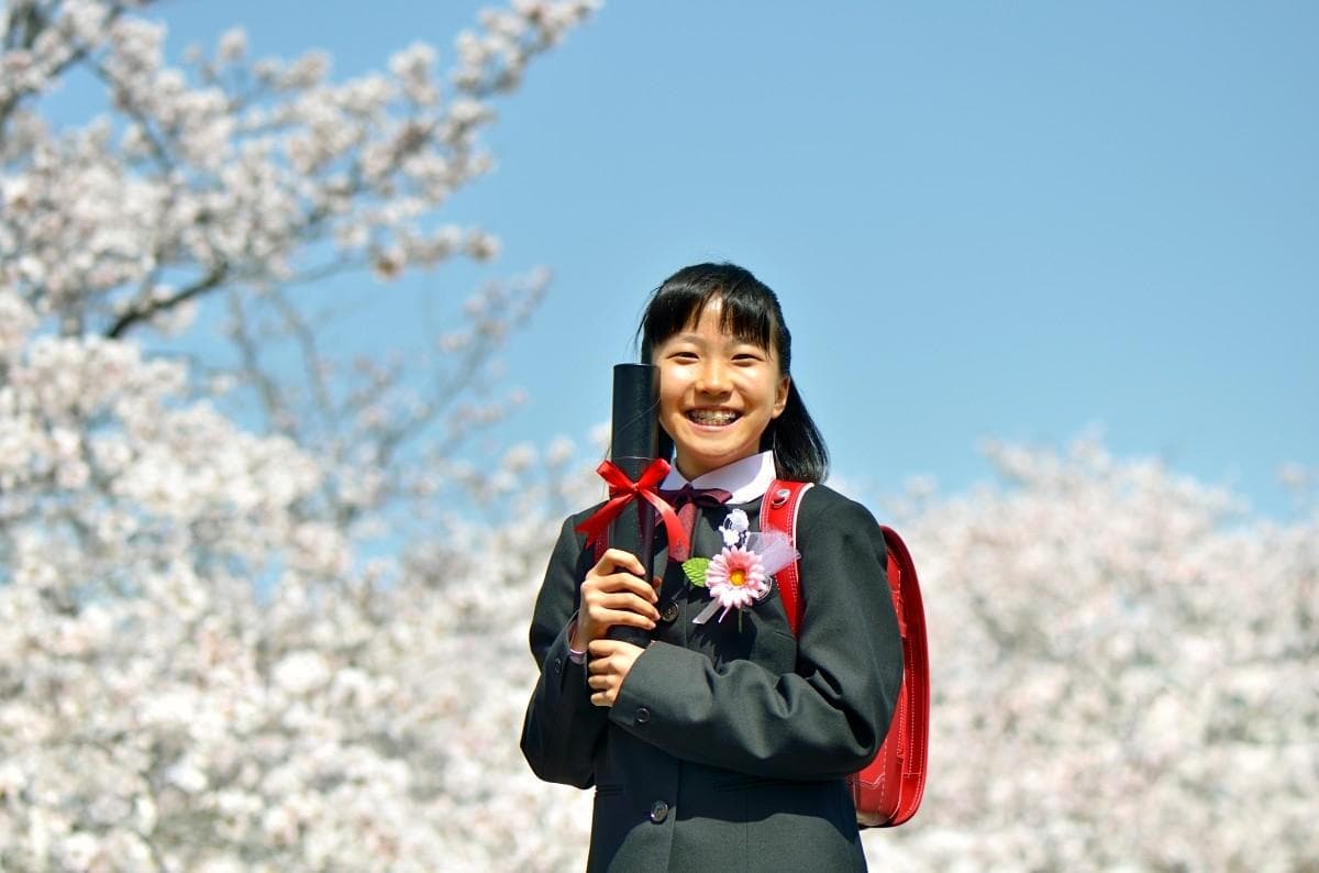 【日本的学校】彻底解说日本的毕业典礼、毕业证书及毕业歌曲