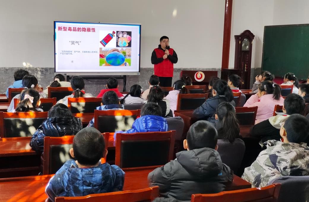 北京西长安街街道开展“开学第一课”禁毒主题宣传活动