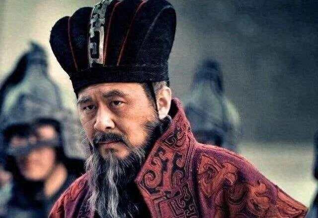 从丞相到魏王，权力之巅的曹操止步篡汉，是初心不改还是另有隐情