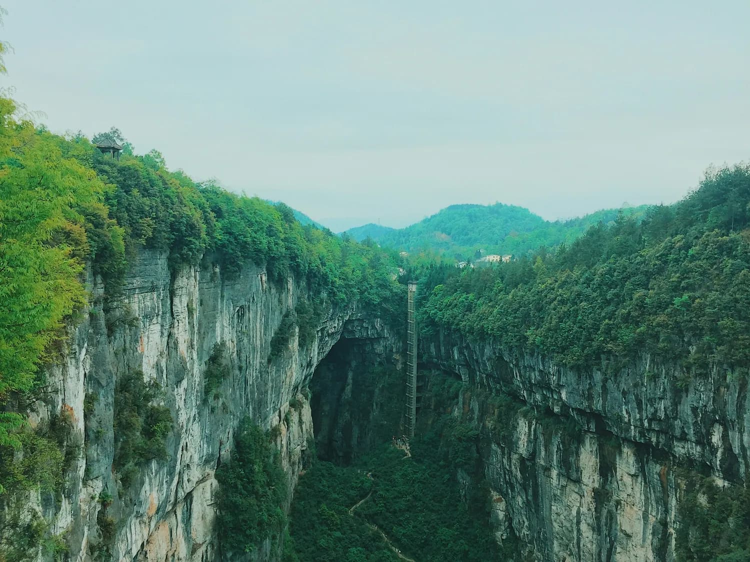打卡武隆天坑地缝：重庆周边自然景观一日游