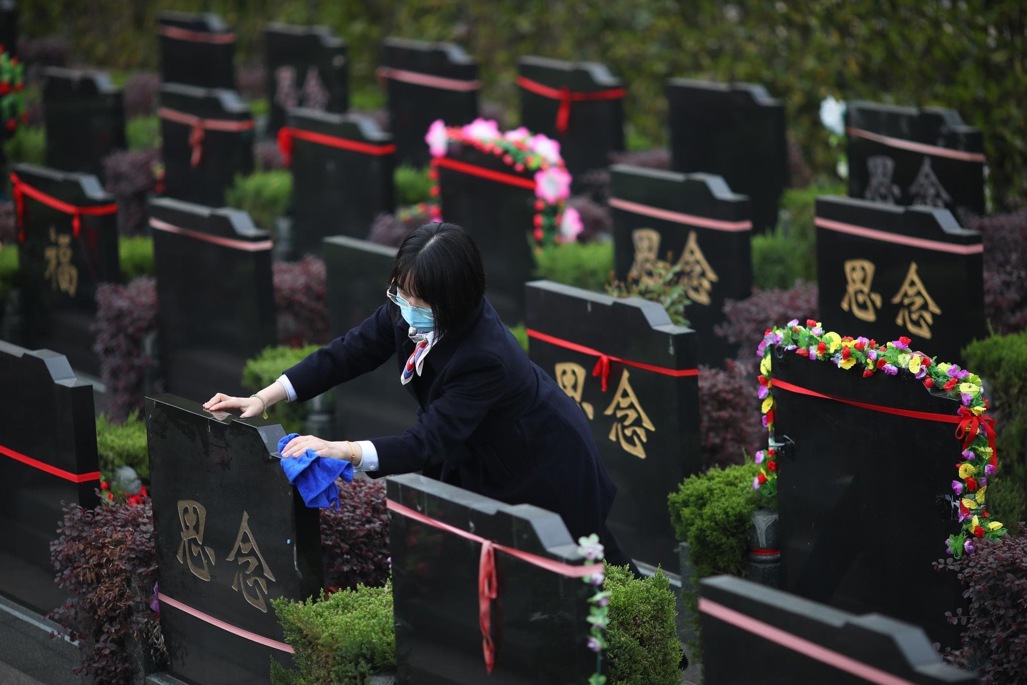 揭秘！我国首个殡葬本科专业学什么？真能月入10万？