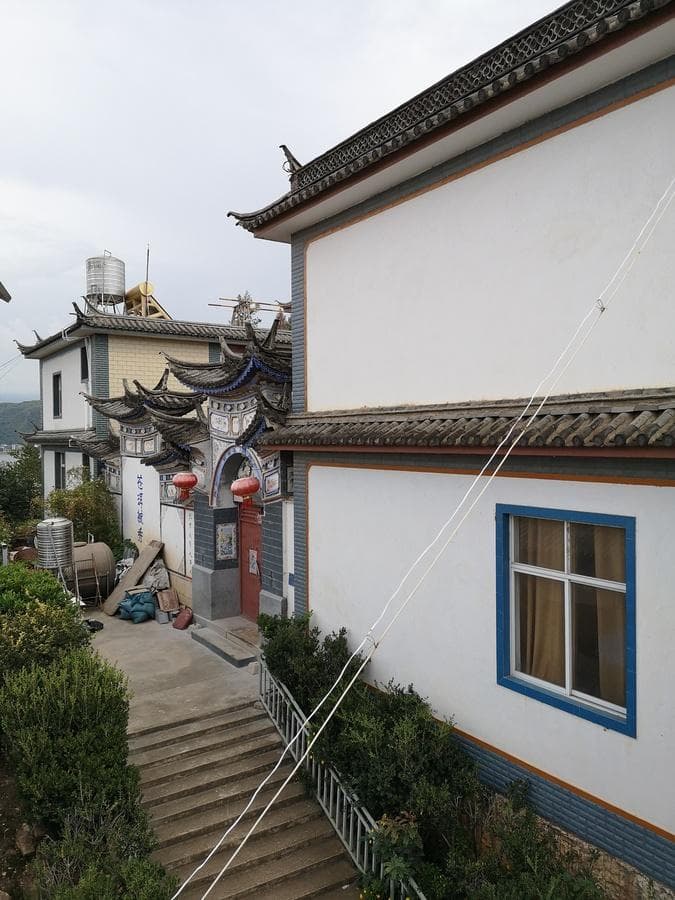 别墅叠拼完全解析：特点、优缺点及与复式住宅的区别