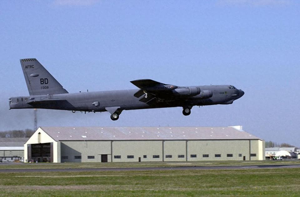续命30年：B-52恢复核轰炸能力，升级后击落它更加困难
