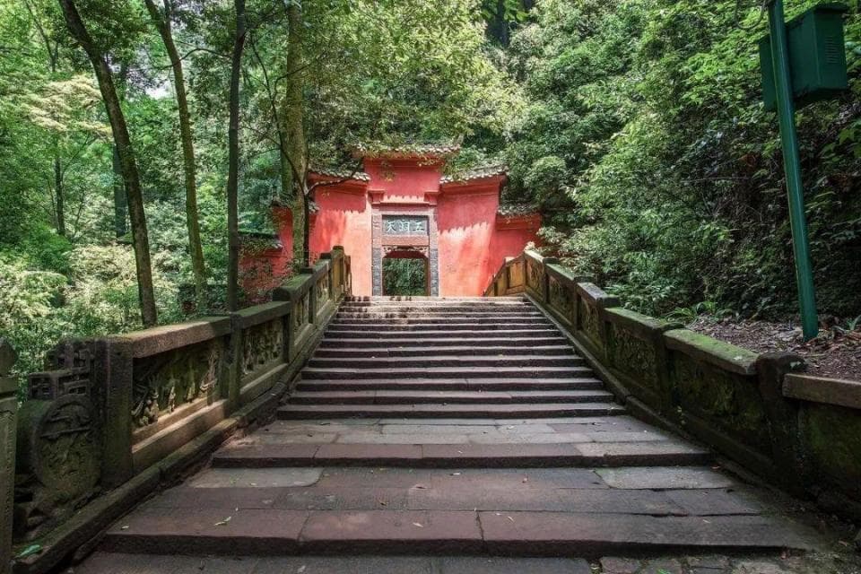 成都青城山：道教文化与自然美景的完美融合