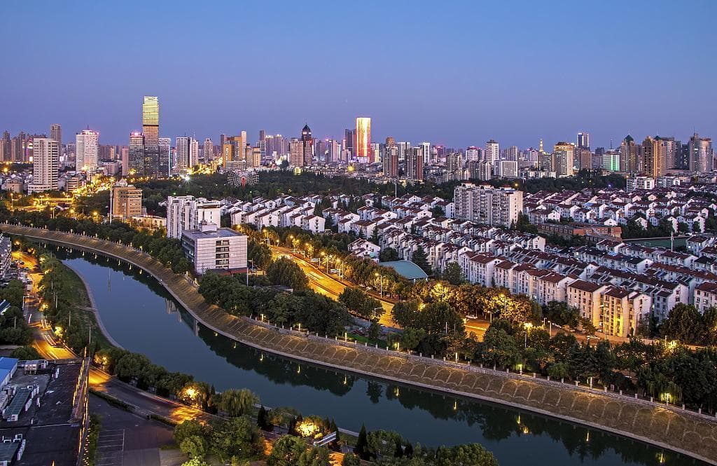 万亿城市常住人口变局：去年六城增加逾十万，合肥增量第一