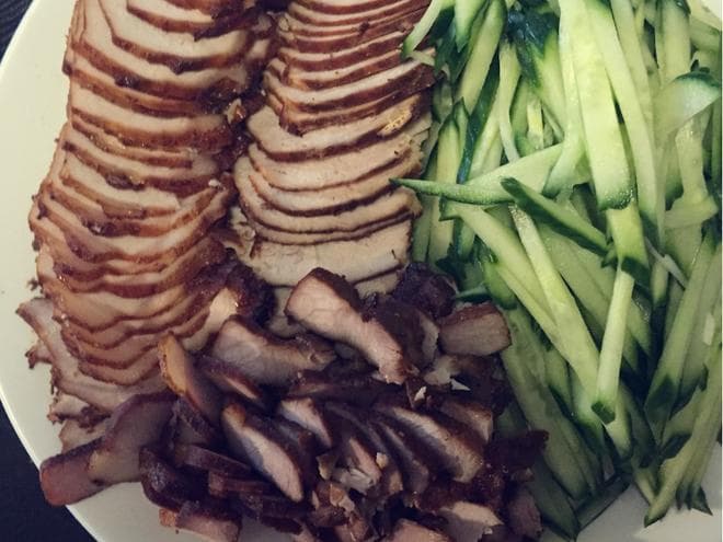 熏肉大饼：一口满满的烟熏风味与酥脆口感