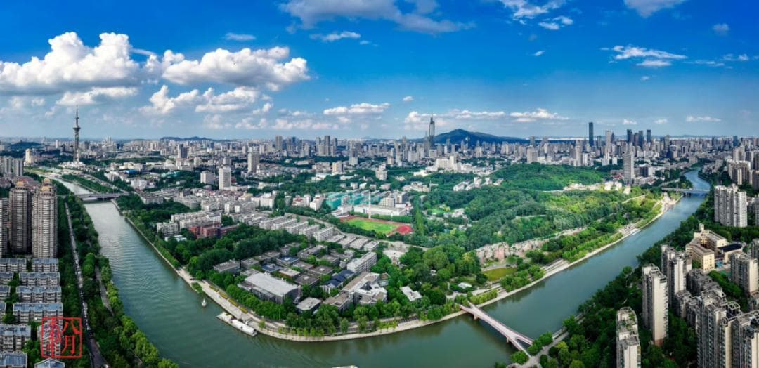 六朝古都发源地，长出许多亿元楼