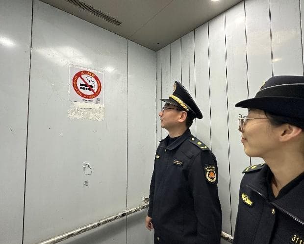 加强公共电梯禁烟管理！泖港城管开展专项执法检查