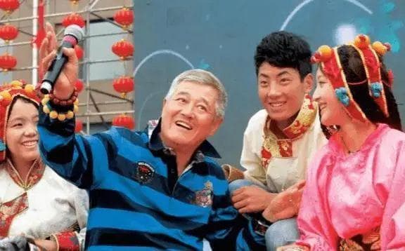 赵本山再获公益之星：从喜剧之王到文化使者